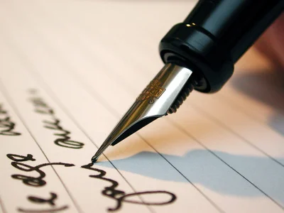 Strong Teams: Why Clear Writing Shapes Retention 